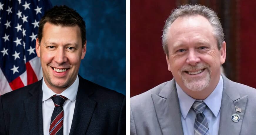 (Izquierda) El representante Josh Riley (D-N.Y.), en un retrato oficial de 2025. (Derecha) El senador estatal de Nueva York, Peter Oberacker, en un retrato oficial de 2025. (Cámara de Representantes de los Estados Unidos, Senado de Nueva York).