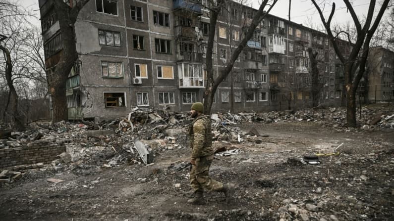 Ucrania dice haber recuperado más territorio en Donbás tras una contraofensiva