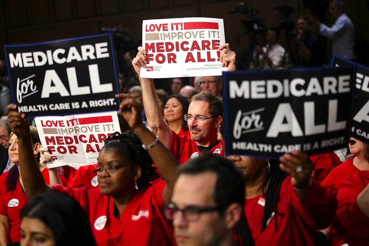 El 13 de septiembre de 2017, en una manifestación en el Capitolio de Estados Unidos en Washington, la gente aboga por la legislación de Medicare para todos. (Alex Wong/Getty Images).