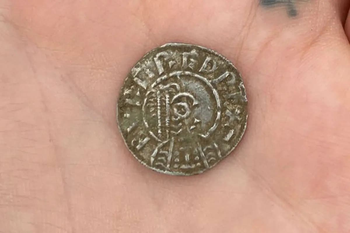Una moneda de plata del tesoro de Bickmarsh. (Servicio de Archivo y Arqueología de Worcestershire)