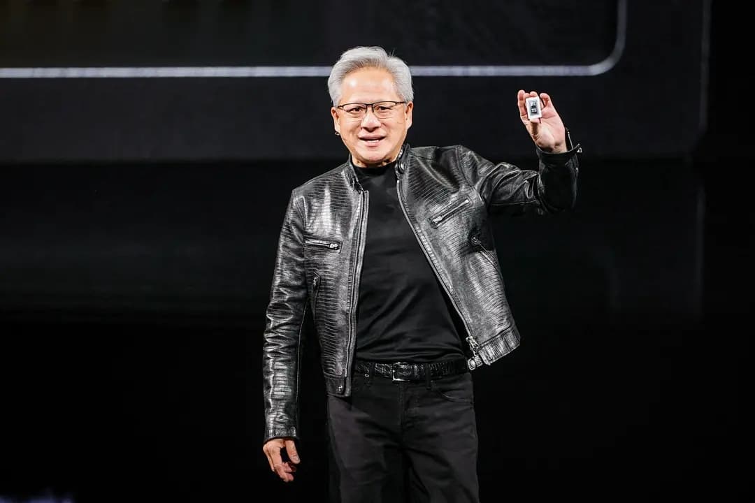 El director ejecutivo de Nvidia, Jensen Huang, presenta su discurso de apertura en la exposición de IA Computex 2026 en Taipéi, Taiwán, el 1 de junio de 2026. (I-Hwa Cheng/AFP vía Getty Images)