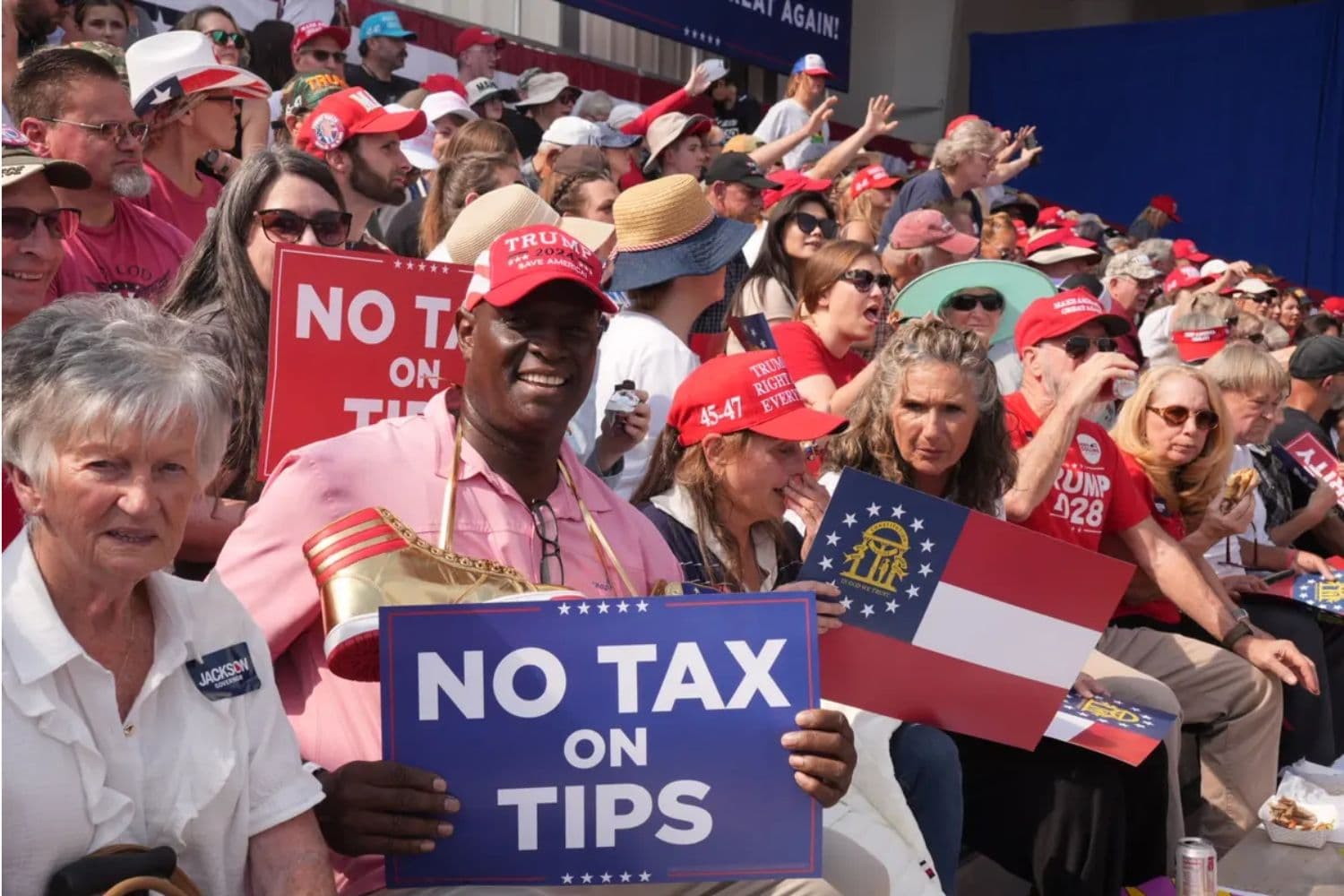 Asistentes a un mitin en Dalton, Georgia, el 16 de octubre de 2026. (Troy Myers/The Epoch Times)