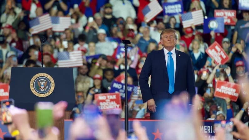 Trump tienta a votantes de Kentucky con plan de inversión farmacéutica condicionado de 100 mdd