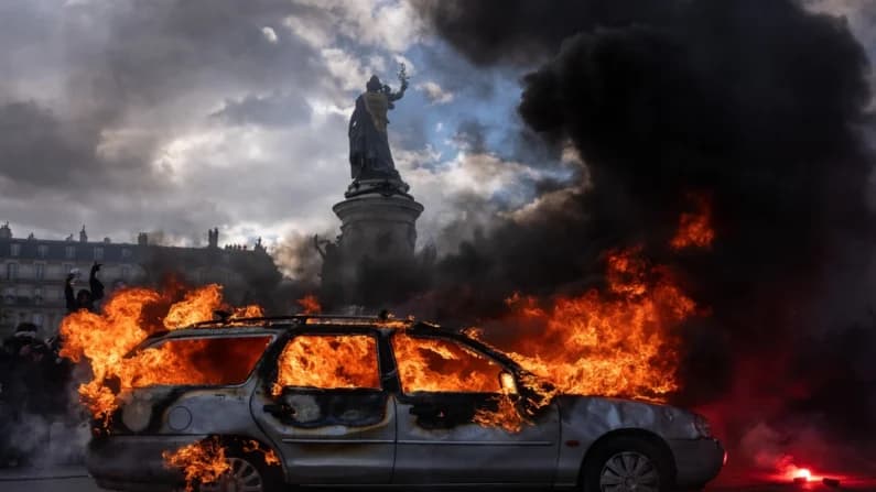 Trump y Vance culpan a la inmigración masiva de los disturbios de París