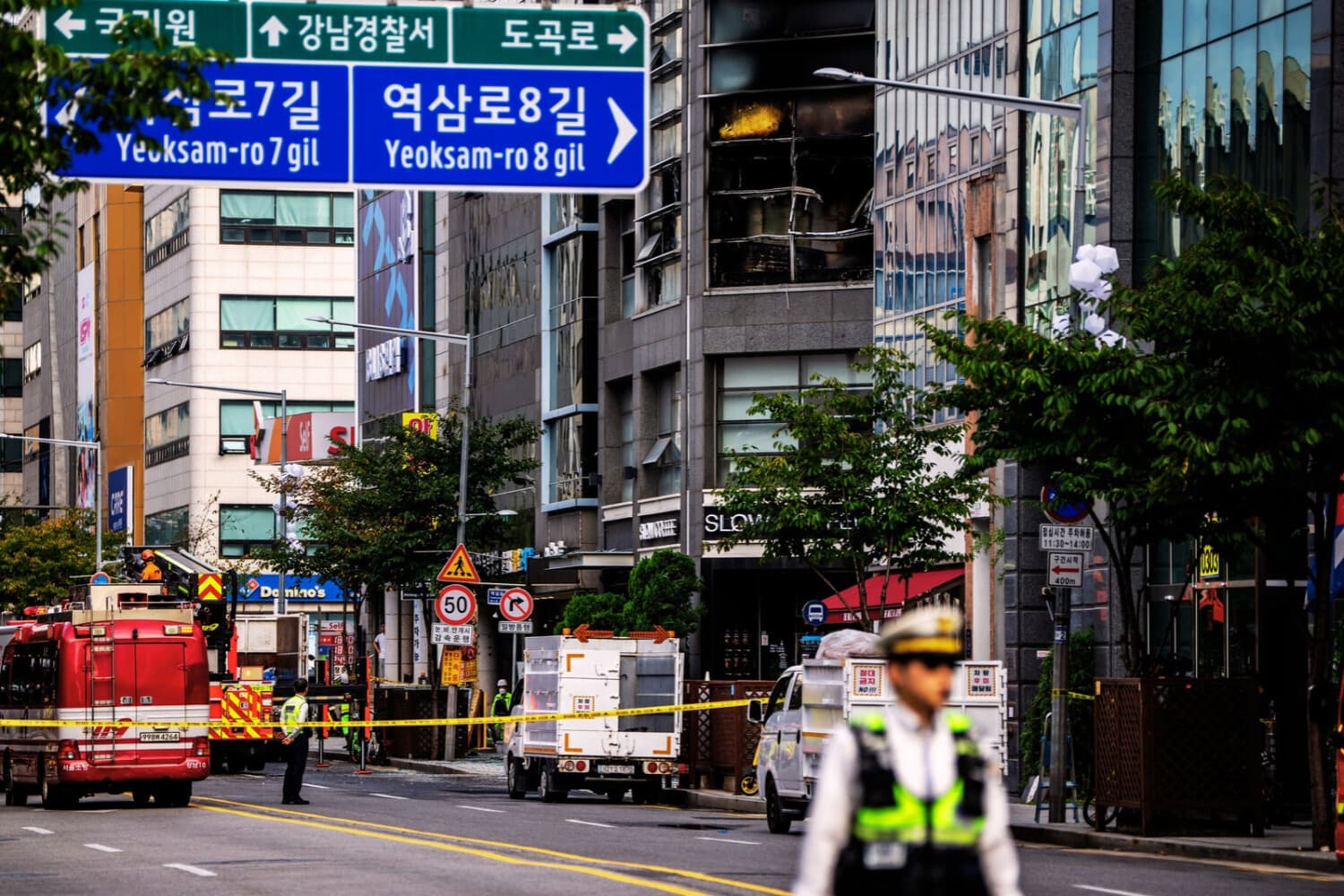 Una imagen de Street View muestra el incendio de un edificio en el distrito de Gangnam, en Seúl, el 20 de octubre de 2026. (Foto de Philip FONG / AFP vía Getty Images)
