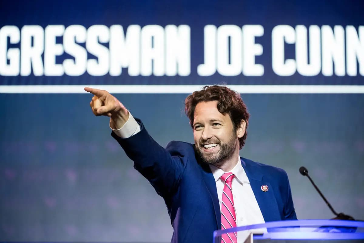 El diputado Joe Cunningham se dirige a la multitud en la Convención Estatal del Partido Demócrata de Carolina del Sur, celebrada en Columbia el 22 de junio de 2019. (Sean Rayford/Getty Images).