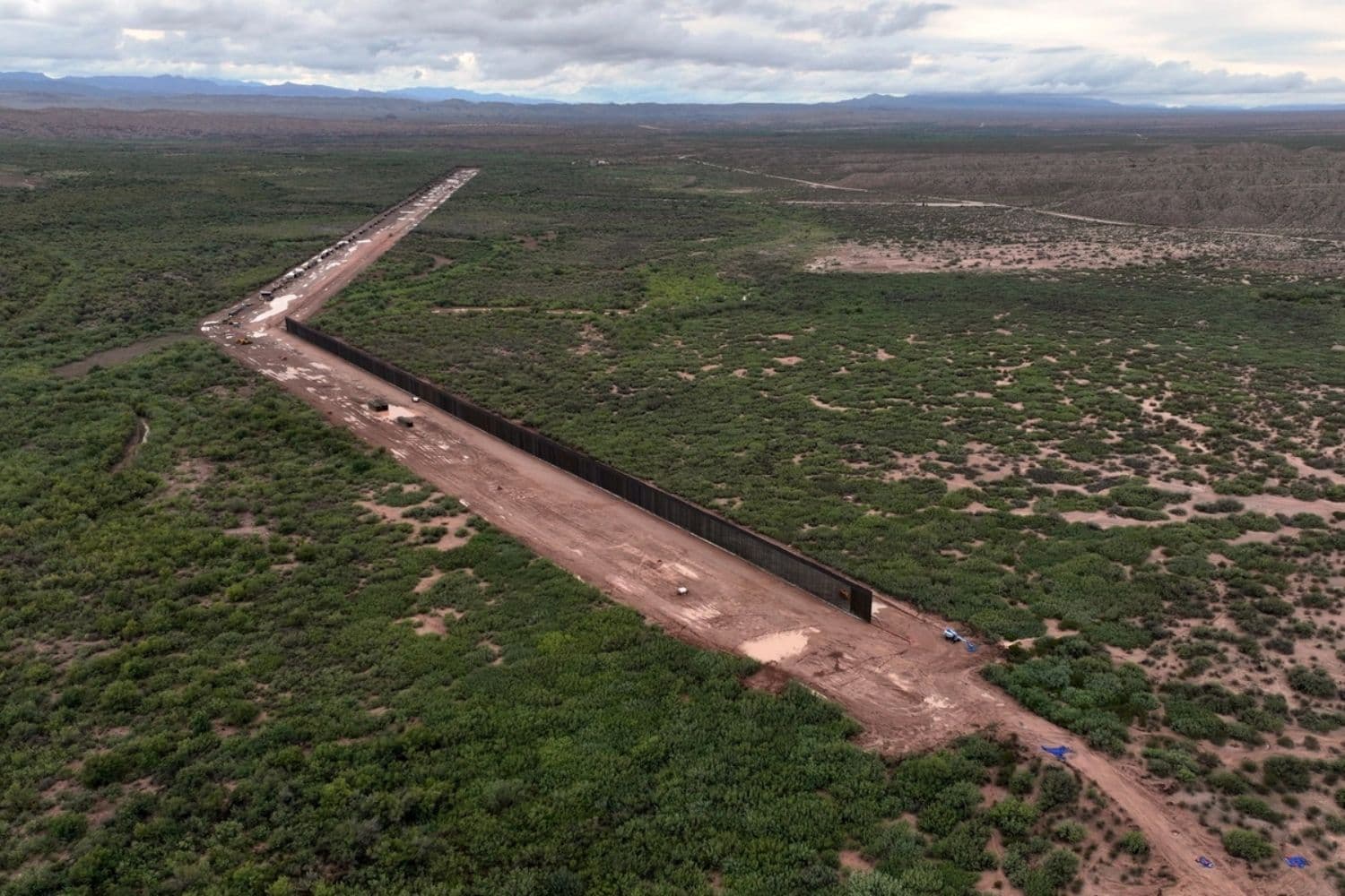 Administración de Trump pide a Corte autorizar muro fronterizo en Texas