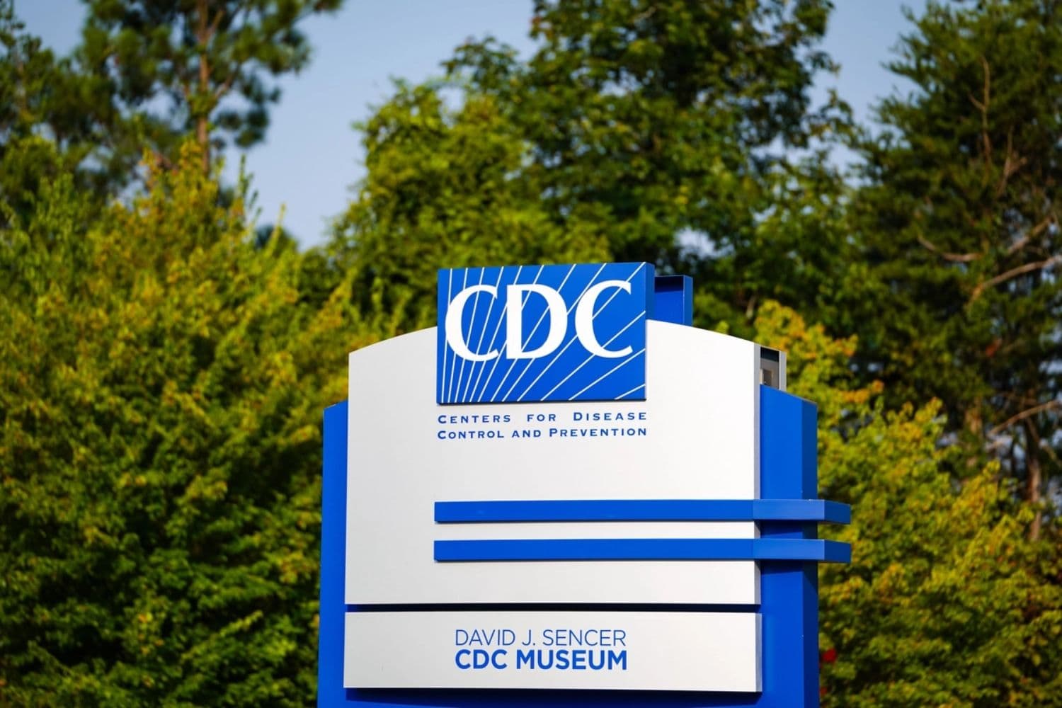 Renuncia subdirectora de los CDC meses después de su nombramiento