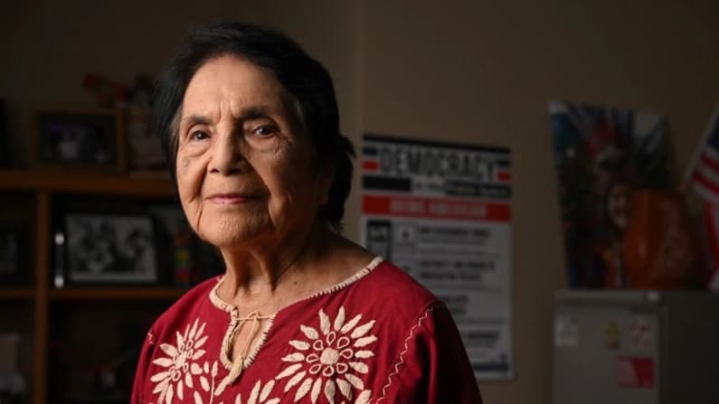 Dolores Huerta, activista sindical agrícola e ícono de los derechos civiles, fallece a los 96 años