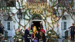 Los Trump celebran hallowen repartiendo dulces en la Casa Blanca y el sobrevuelo de Fuerza Aérea