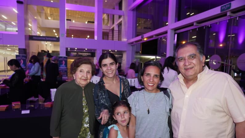 El Sr. Manuel Cañedo asistió con su familia el 8 de mayo de 2024 a la función de Shen Yun en el Conjunto Satander de Artes Escénicas de la Universidad de Guadalajara, Jalisco, México. (The Epoch Times / Sonia Wu)