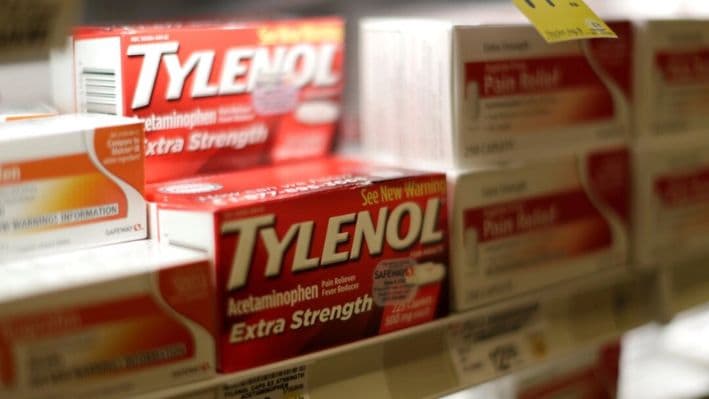 El medicamento analgésico de la marca Tylenol en exhibición en la tienda Safeway en Wheaton, Maryland, el 13 de febrero de 2015. (Gary Cameron/Reuters)