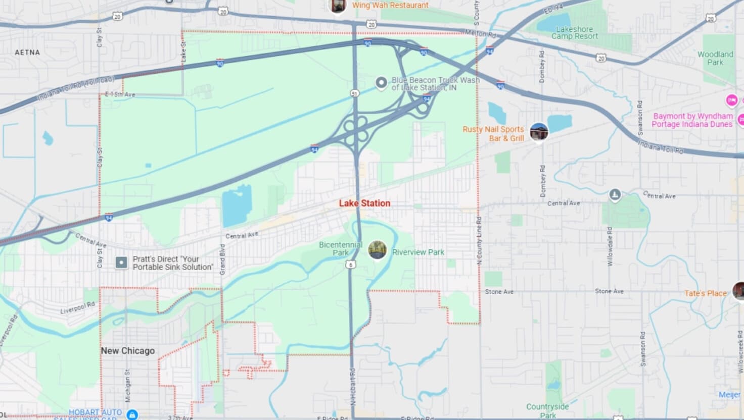 La policía, que realizaba un control de bienestar el viernes por la tarde, descubrió cinco personas muertas dentro de una casa en el noroeste de Indiana. (Captura de pantalla a través de Google Maps).