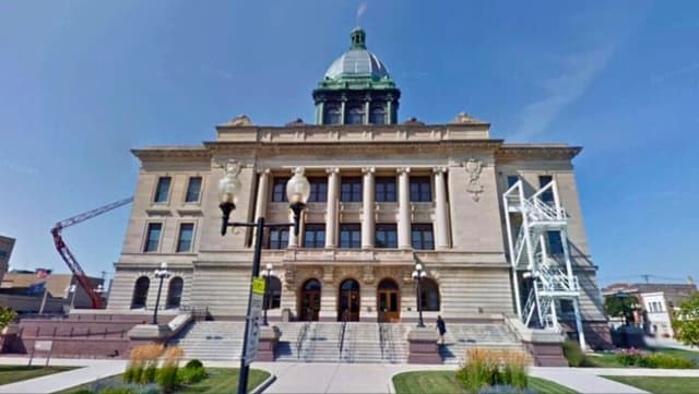 Jueza rechaza acuerdo de fiscalía para hombre acusado de castigar a niño de 7 años y causar su muerte