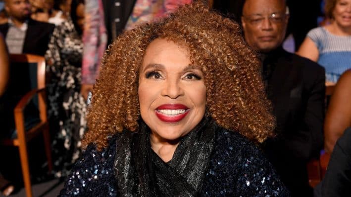 Roberta Flack asiste a Black Girls Rock! 2017 entre bastidores en NJPAC en Newark, Nueva Jersey, el 5 de agosto de 2017. (Paras Griffin/Getty Images por BET)