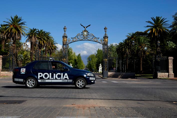 Un coche de policía argentina patrulla, en una imagen de archivo. (Alexis Lloret/Getty Images)