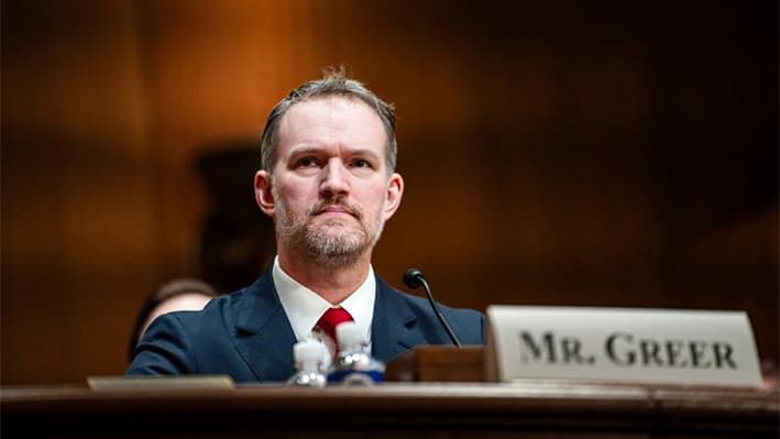 La candidata a representante comercial de EE. UU., Jamieson Greer, testifica ante el Comité de Finanzas del Senado en el Capitolio de Washington el 6 de febrero de 2025. (Madalina Vasiliu/The Epoch Times)