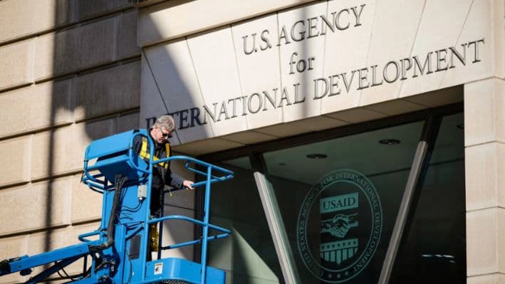 USAID da 15 minutos a trabajadores despedidos para limpiar sus escritorios