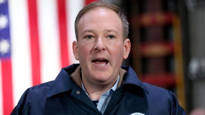 El administrador de la EPA, Lee Zeldin, habla en el Departamento de Bomberos de East Palestine en Ohio, el 3 de febrero de 2025. (Rebecca Droke/AP)