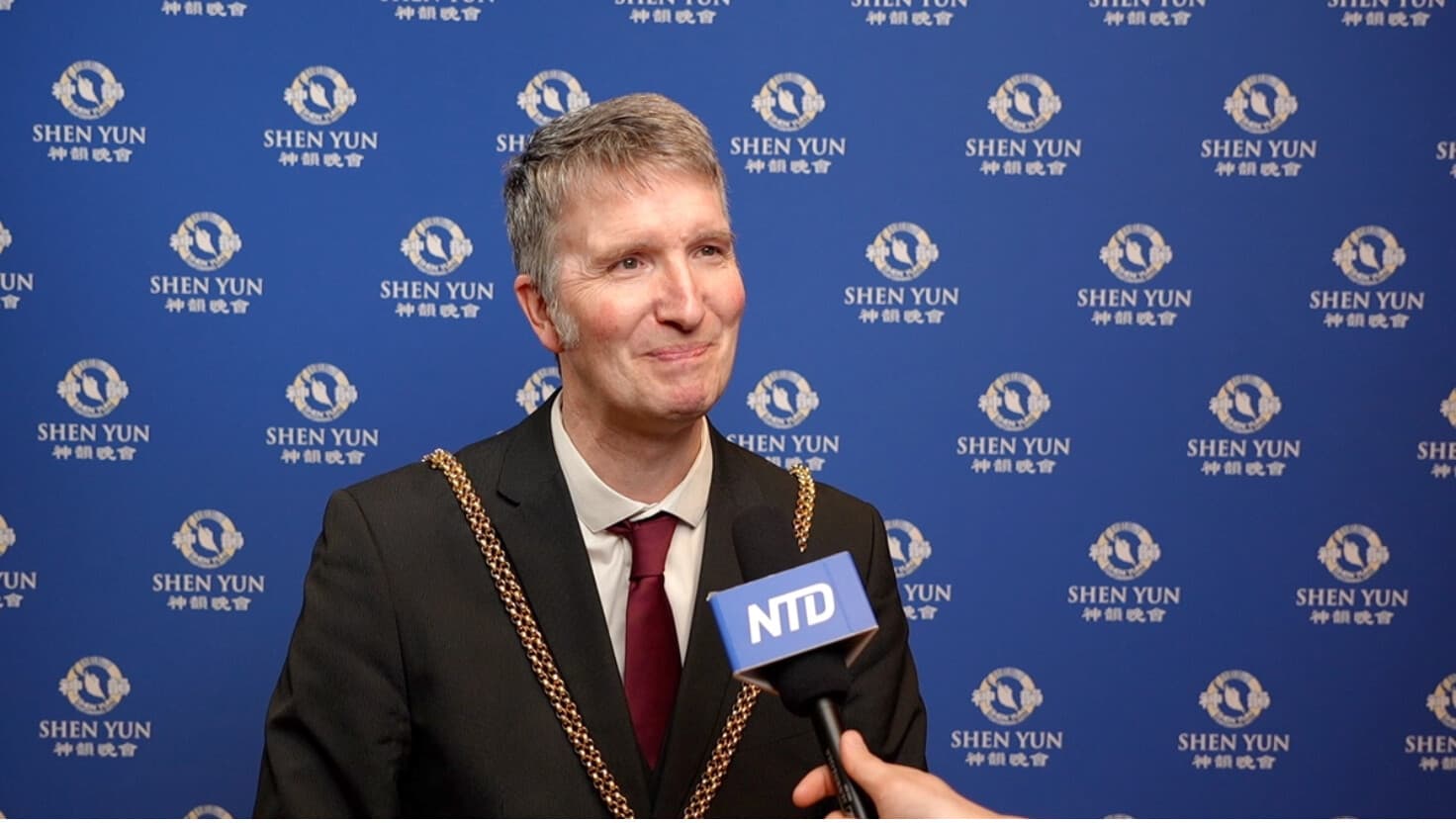 Paul Joyce disfrutó de Shen Yun en el Royal & Derngate de Northampton, Reino Unido, el 17 de febrero de 2025. (NTD).