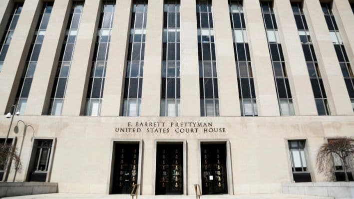 Juez rechaza bloquear acceso de DOGE a datos de ayuda financiera estudiantil