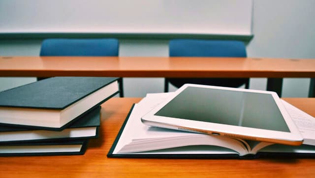 Contribuyentes subsidian matriculas universitarias de inmigrantes ilegales, pero no para ciudadanos