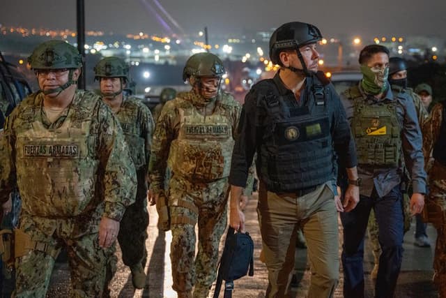 Ecuador despliega a 1400 efectivos entre Policía y Fuerzas Armadas en barrio de Guayaquil