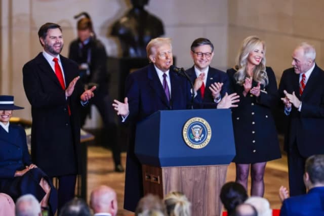 Trump apuesta por el plan presupuestario de la Cámara en lugar del plan del Senado