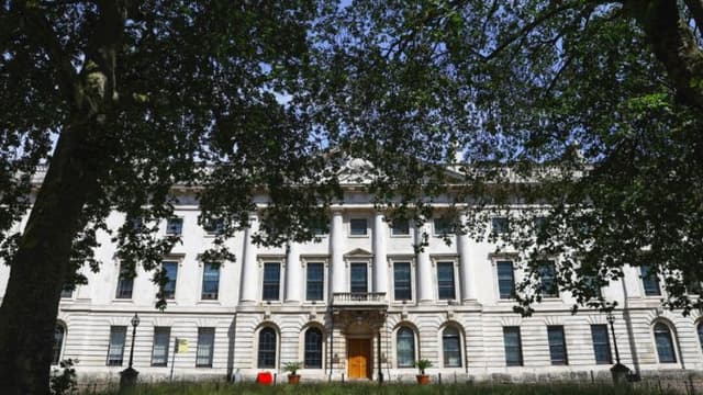 Comisión del Congreso de EE. UU. ve "grandes" riesgos de seguridad con mega embajada china en Londres