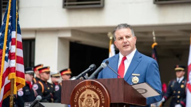 Director financiero de Florida prohíbe a DeepSeek en el Departamento de Servicios Financieros del estado