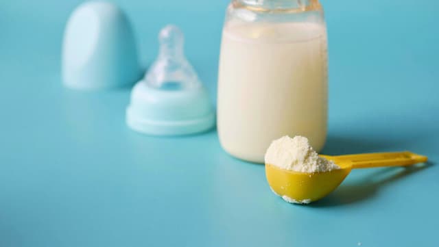 Fórmulas infantiles estadounidenses contienen más de un 60% de azúcar añadido: Estudio