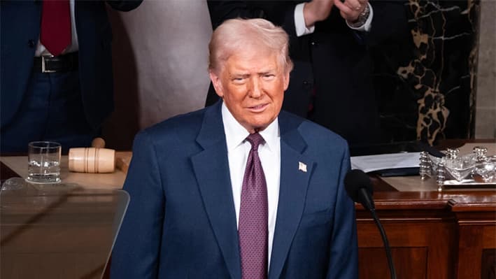 El presidente Donald Trump se dirige a una sesión conjunta del Congreso en la Cámara de Representantes en el Capitolio el 4 de marzo de 2025. (Madalina Vasiliu/The Epoch Times)