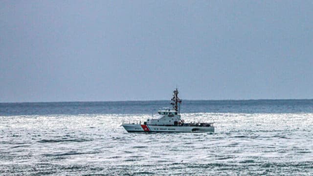 Decenas de inmigrantes ilegales ingresan en botes a EE. UU. en una semana, según la Guardia Costera