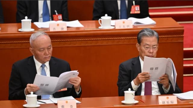 Importante líder de China falta a sesión política clave por una infección respiratoria