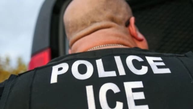 Centros de detención de inmigrantes están al máximo de su capacidad, dice funcionario de ICE