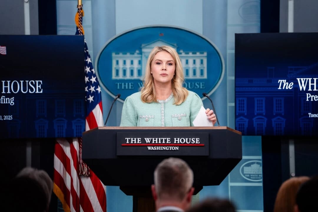 Admón. Trump apelará las sentencias que reincorporan a trabajadores federales despedidos: Casa Blanca