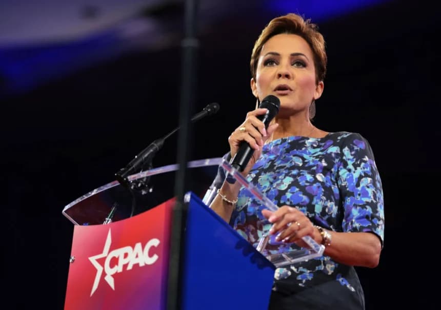 Kari Lake, quien dirige Voice of America (VOA), habla en la Conferencia de Acción Política Conservadora (CPAC) en el Gaylord National Resort Hotel and Convention Center en Oxon Hill, Maryland, el 21 de febrero de 2025. (Kayla Bartkowski/Getty Images)