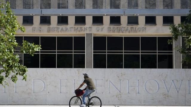 Departamento de Educación investiga a más de 50 universidades por políticas basadas en la raza