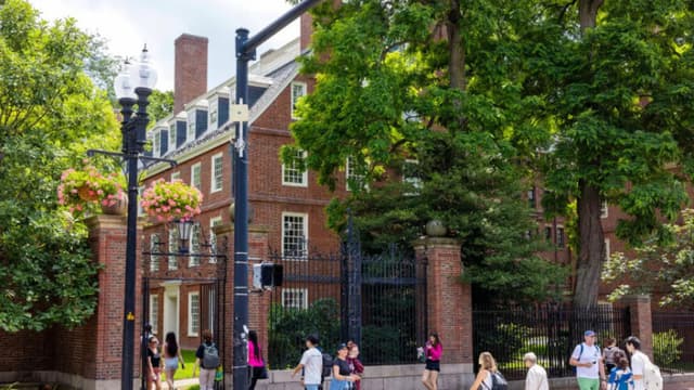 El desmantelamiento del Departamento de Educación sigue avanzando y ha atraído desafíos legales