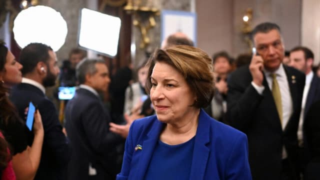 Grupo bipartidista de legisladores insta a Trump a abordar con China los casos pendientes de adopción