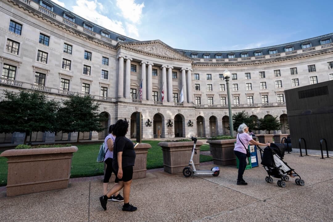 La Agencia de Protección Ambiental de EE. UU. en Washington el 12 de agosto de 2024. (Madalina Vasiliu/The Epoch Times)