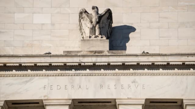 Trump anima a la Fed a recortar los tipos a medida que se desarrollan las nuevas políticas arancelarias