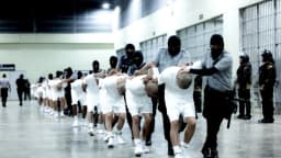 Lo que debe saber sobre la pandilla venezolana Tren de Aragua y por qué Trump apunta a su deportación