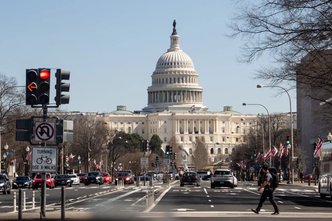 Senado debería adoptar plan de la Cámara para cumplir agenda de Trump, dicen líderes republicanos de Cámara