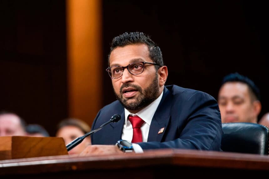 Kash Patel, entonces candidato a director del FBI, testifica ante el Comité Judicial del Senado en el Capitolio de Washington el 30 de enero de 2025. Madalina Vasiliu/The Epoch Times