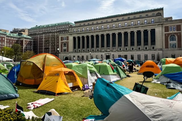 Juez bloquea detención de estudiante de Columbia que enfrenta deportación por protesta pro-palestina