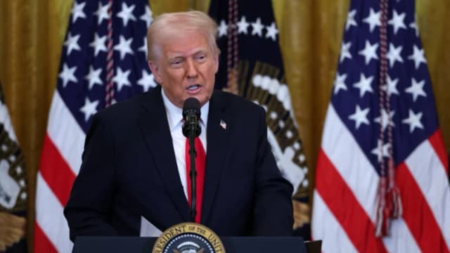 Trump advierte que aplicará "aranceles a gran escala" si Canadá y la UE coordinan represalias comerciales