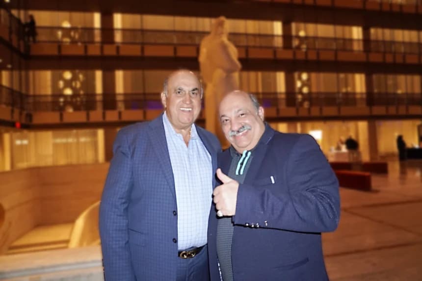 Vladimir y Yury Rakhnayev disfrutaron de Shen Yun en el Teatro David H. Koch en el Lincoln Center el 28 de marzo de 2025. (Sally Sun/The Epoch Times)