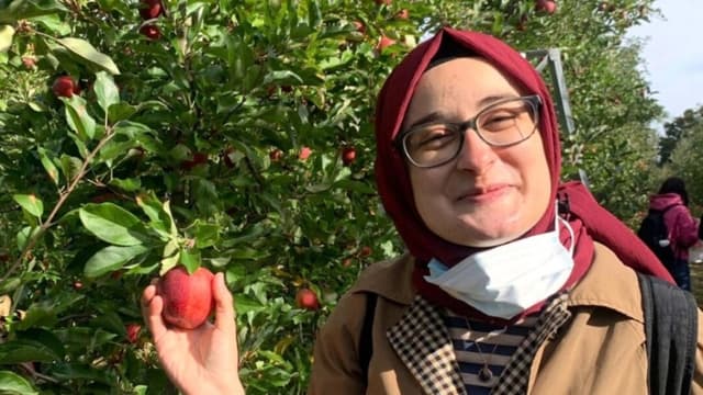 Jueza federal bloquea deportación de estudiante de la Universidad de Tufts detenida por el ICE