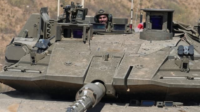 Los habitantes de Gaza se manifiestan mientras Israel advierte sobre confiscaciones de tierras